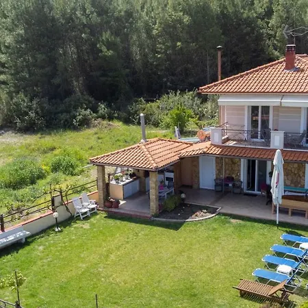 Вилла Holiday Villa *