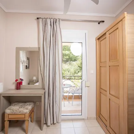 Holiday Villa Вилла Пефкохори